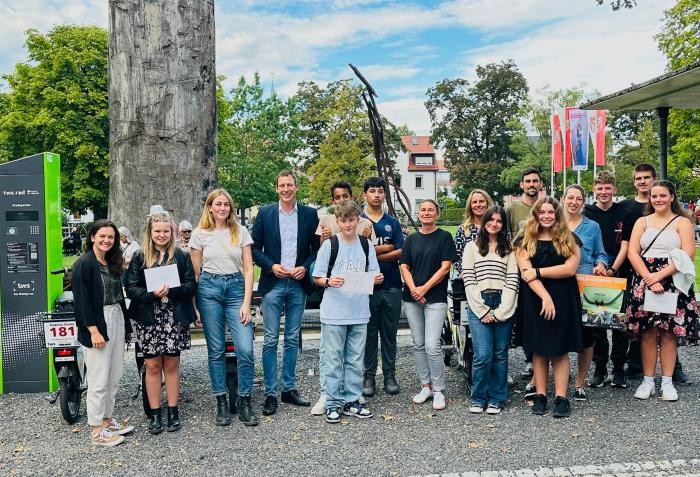 Gruppenbild mit Oberbürgermeister Clemens Moll und den Gewinnernteams